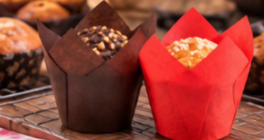 Capacillos tulipán café y rojo con muffins